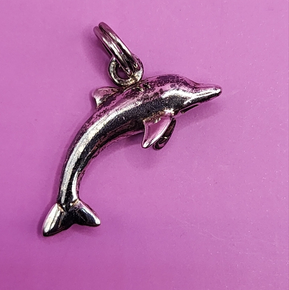 Vintage charm for charm bracelet. Dolphin. Sterling Silver. Previously adored. - Picture 2 of 5